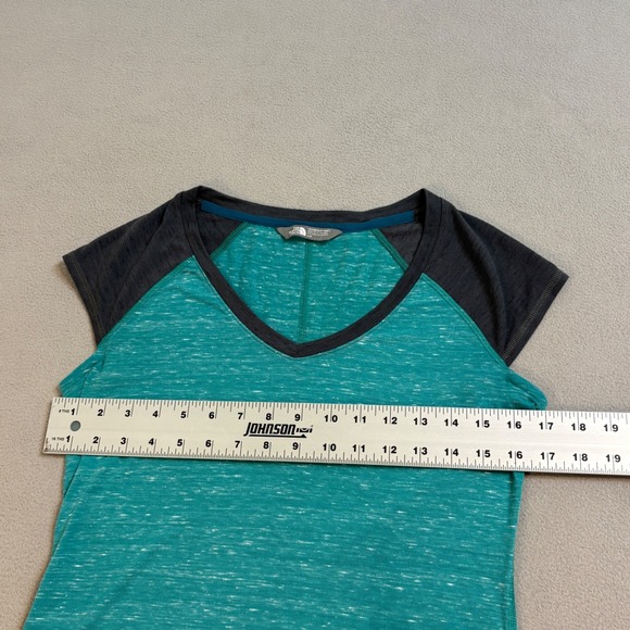 The North Face Womens small V Neck Short Sleeve Marled Teal Gray Raglan T Shirt - Picture 7 of 9